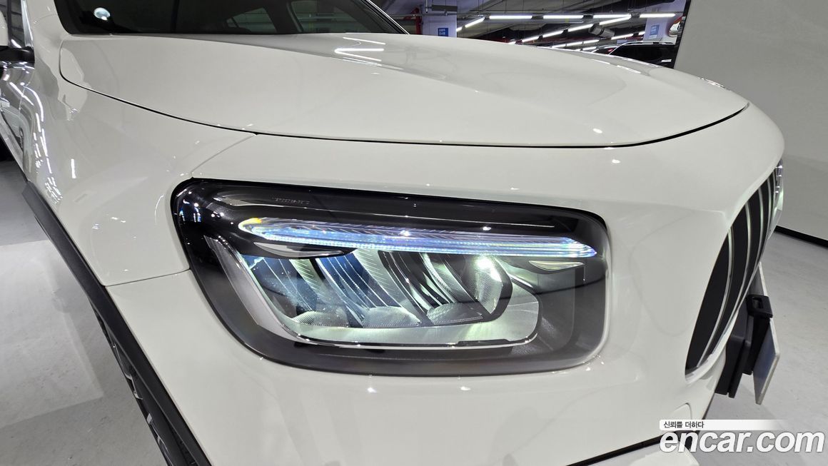 Mercedes-Benz GLB-Class 2025