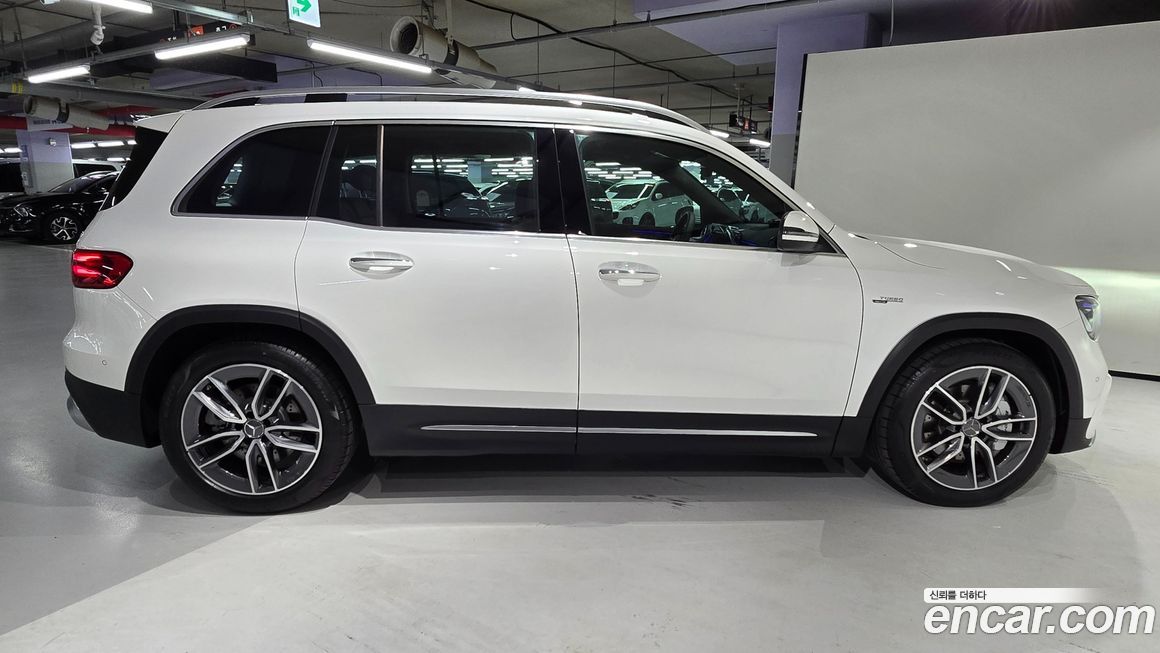 Mercedes-Benz GLB-Class 2025