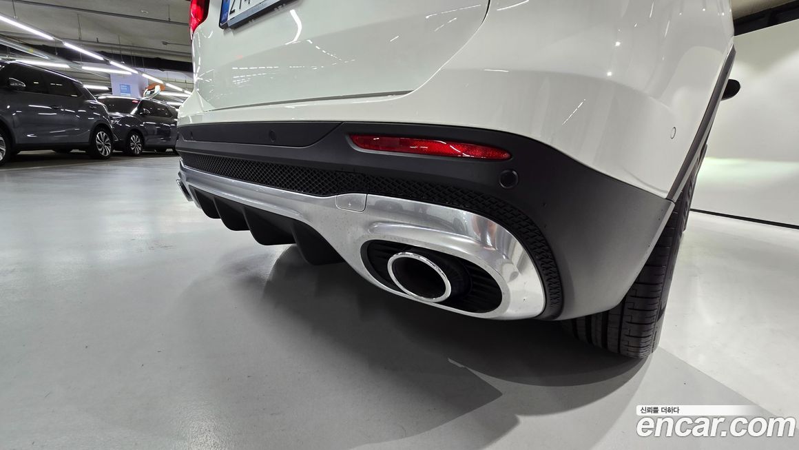 Mercedes-Benz GLB-Class 2025