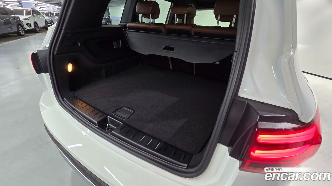 Mercedes-Benz GLB-Class 2025