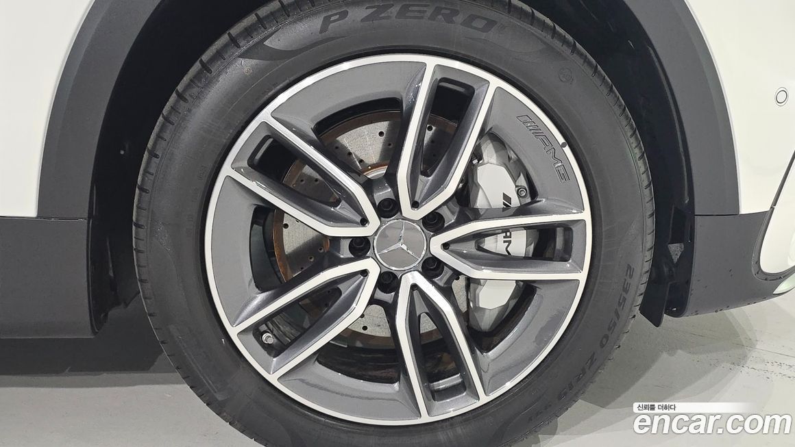 Mercedes-Benz GLB-Class 2025