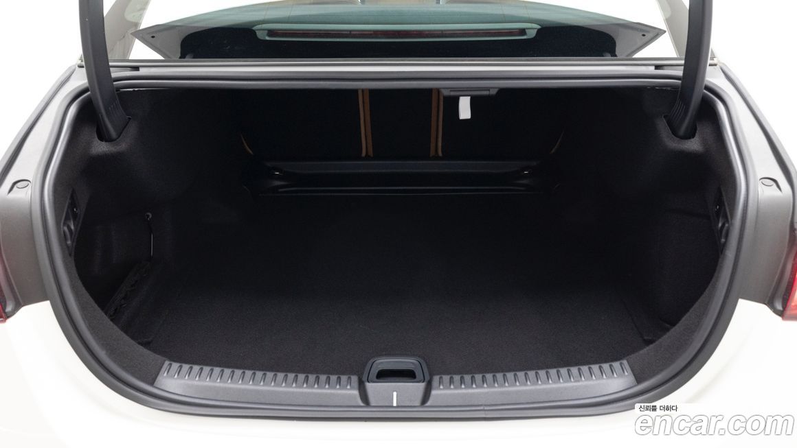 Mercedes-Benz E-Class 2026