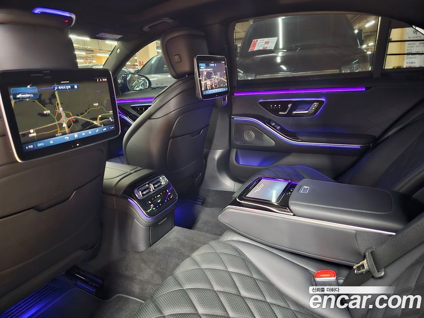 Mercedes-Benz S-Class 2024