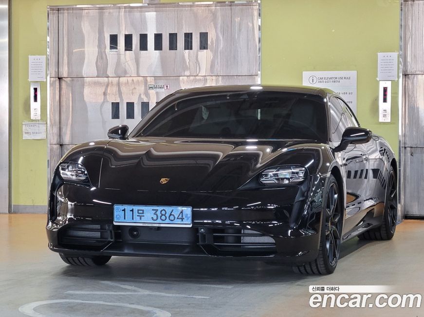 Porsche Taycan 2022