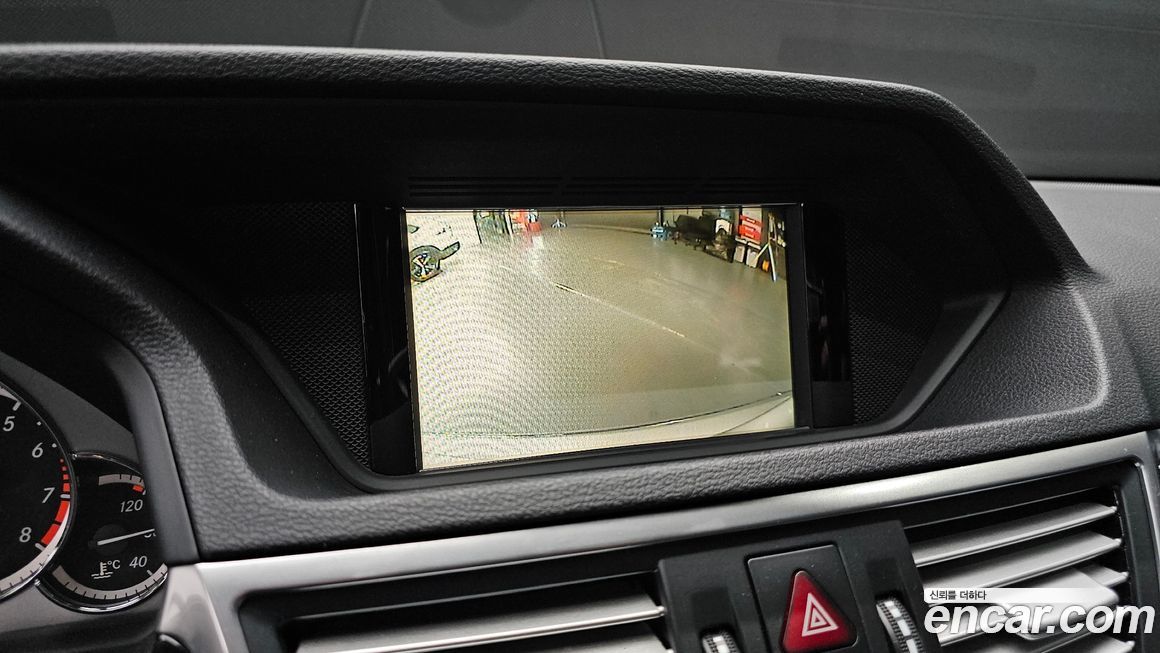 Mercedes-Benz E-Class 2011