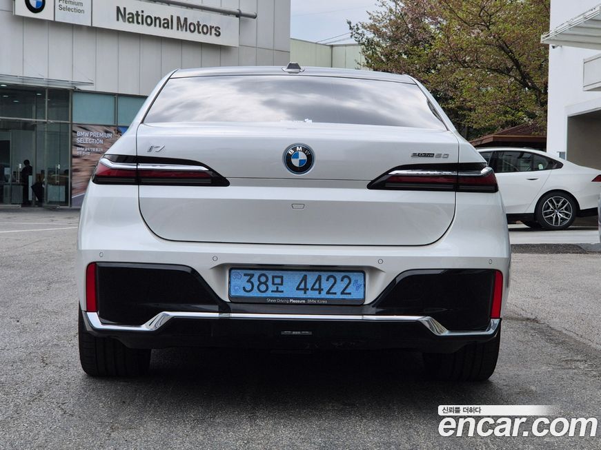 BMW i7 2024