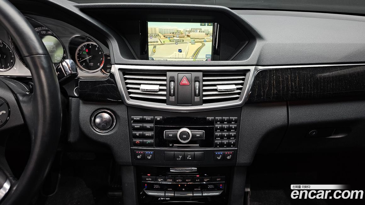 Mercedes-Benz E-Class 2011