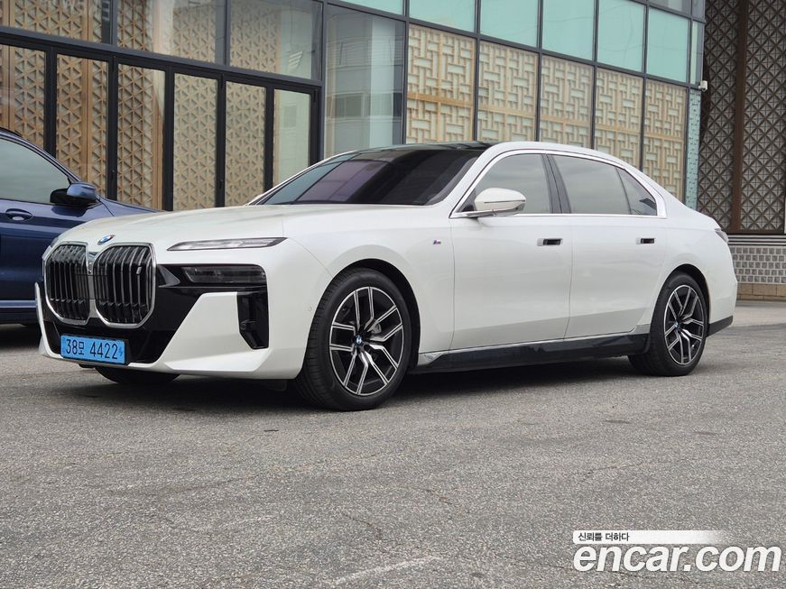 BMW i7 2024