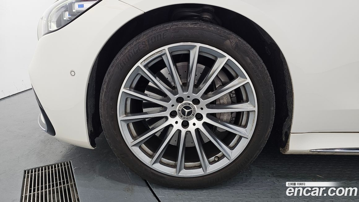 Mercedes-Benz S-Class 2023