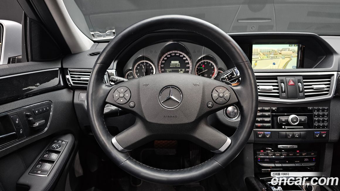 Mercedes-Benz E-Class 2011