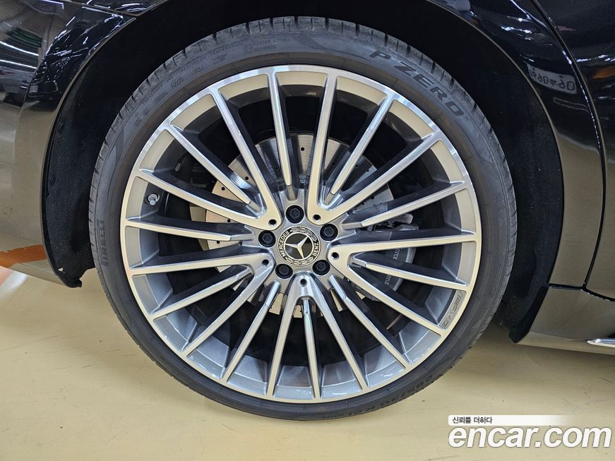 Mercedes-Benz S-Class 2024