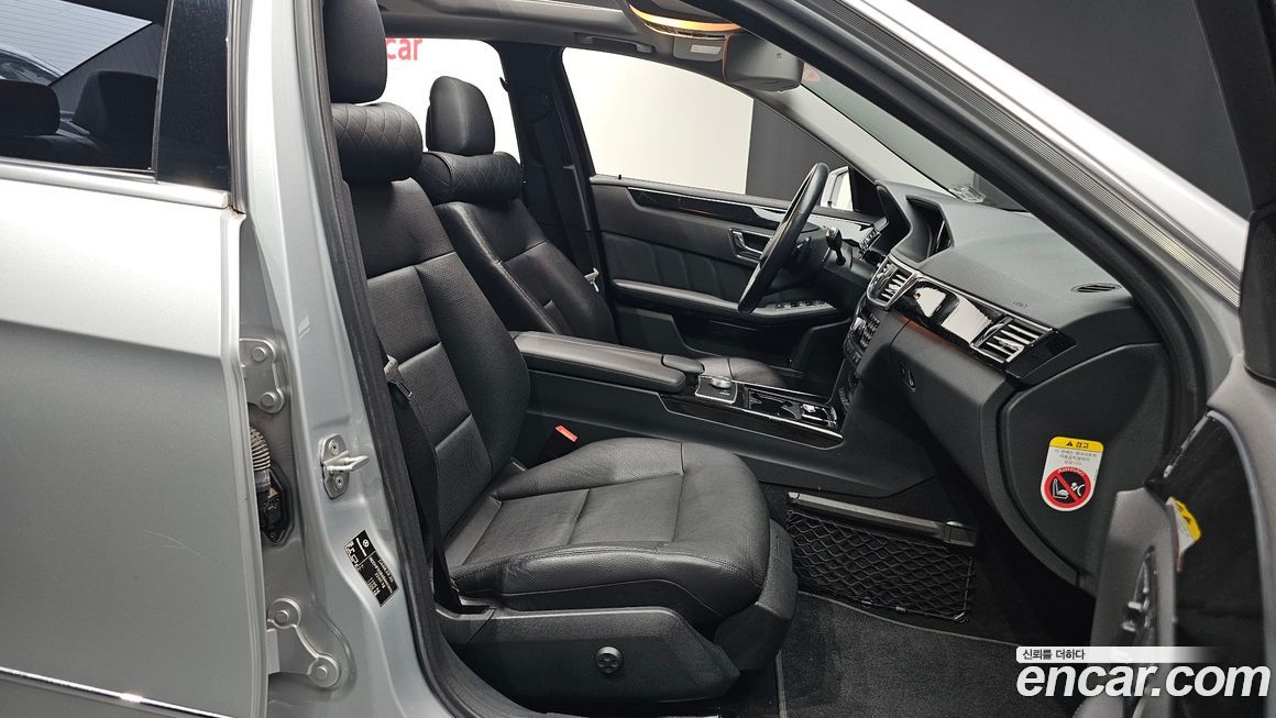 Mercedes-Benz E-Class 2011
