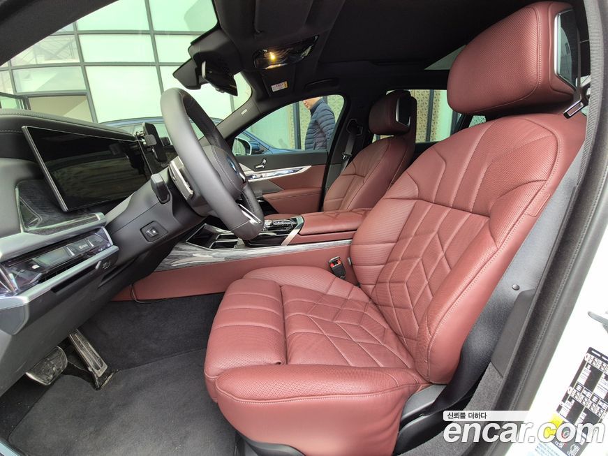 BMW i7 2024
