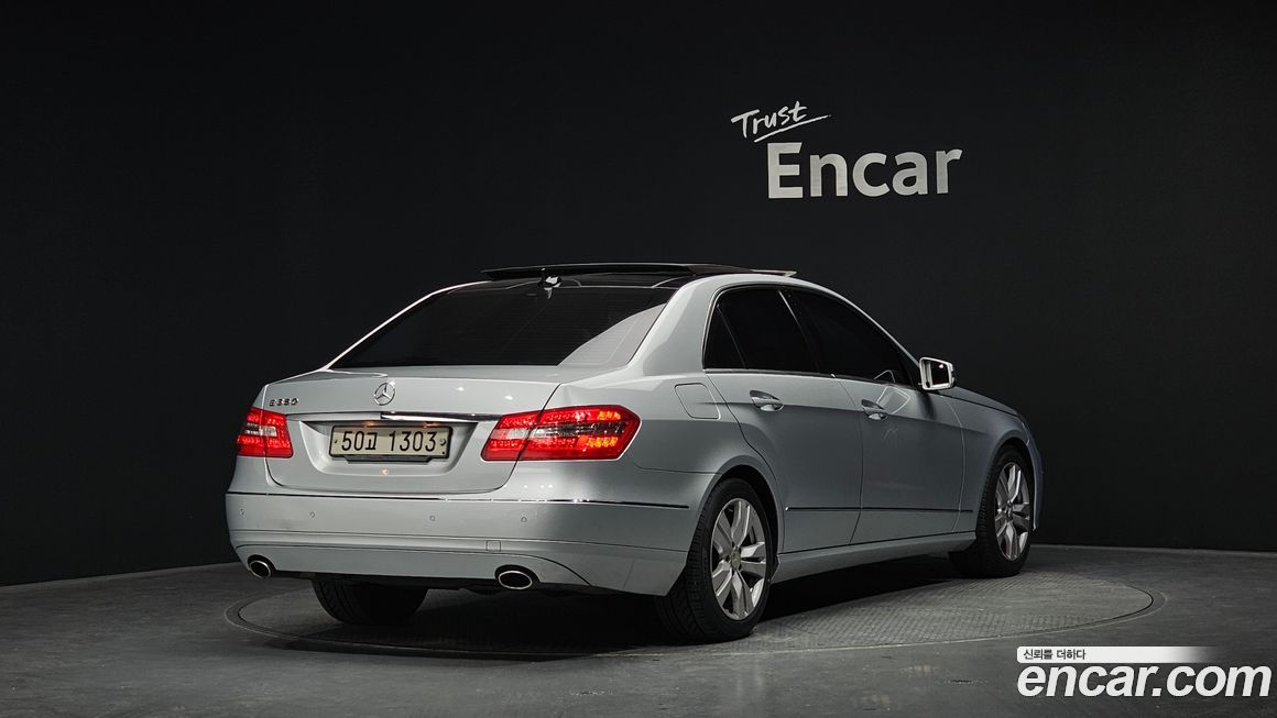 Mercedes-Benz E-Class 2011
