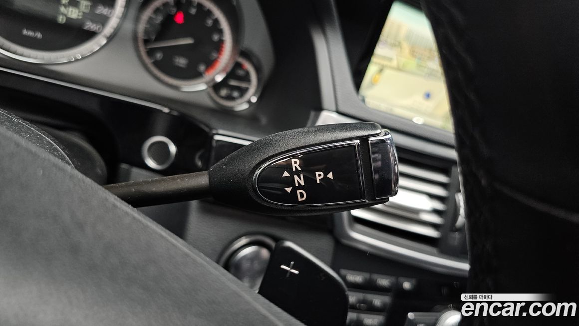 Mercedes-Benz E-Class 2011