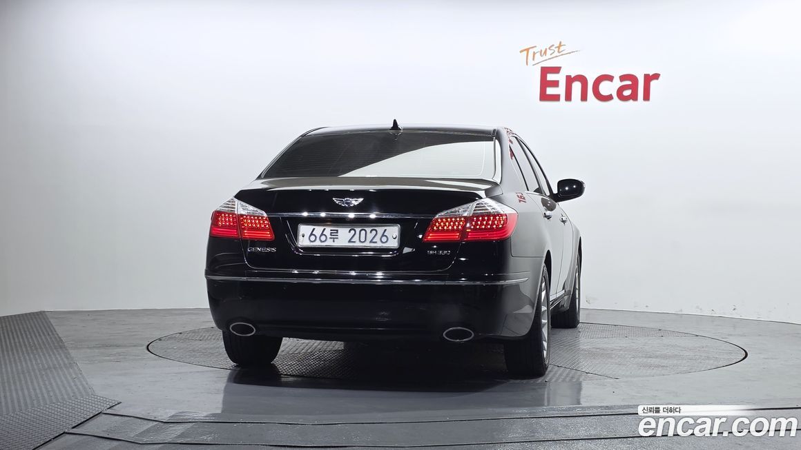 Hyundai Genesis 2010