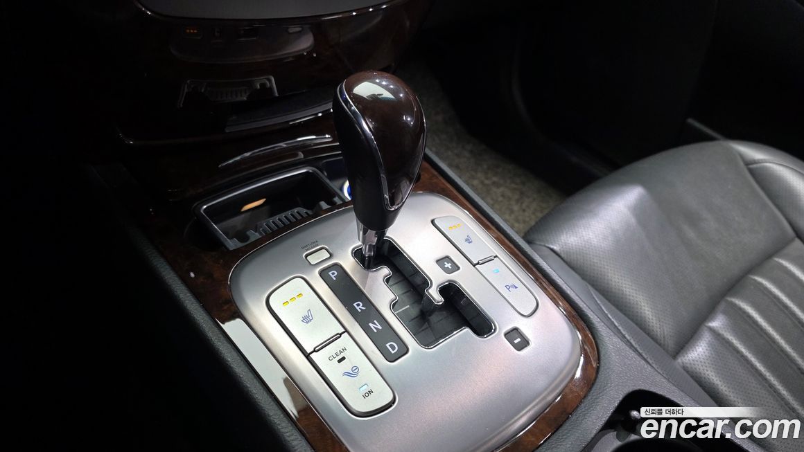 Hyundai Genesis 2010