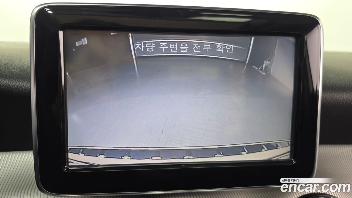 Mercedes-Benz GLA-Class 2015