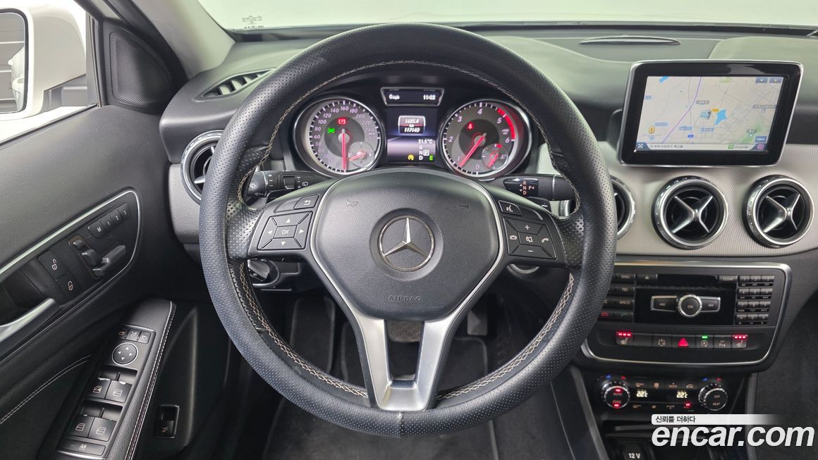 Mercedes-Benz GLA-Class 2015