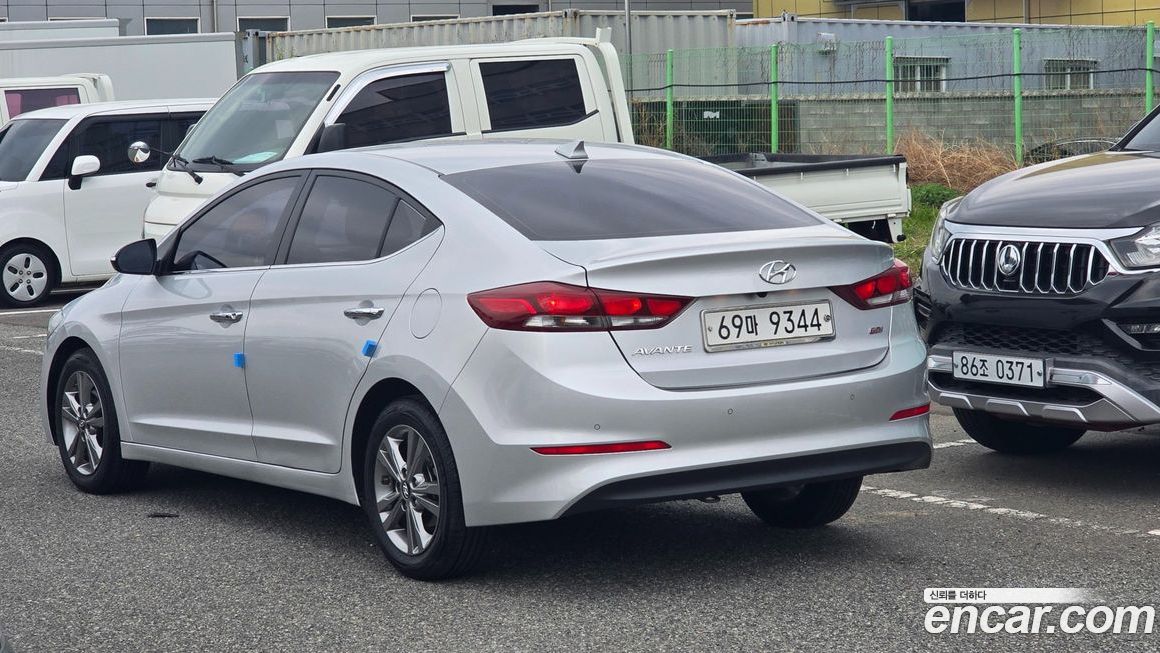 Hyundai AVANTE 2016
