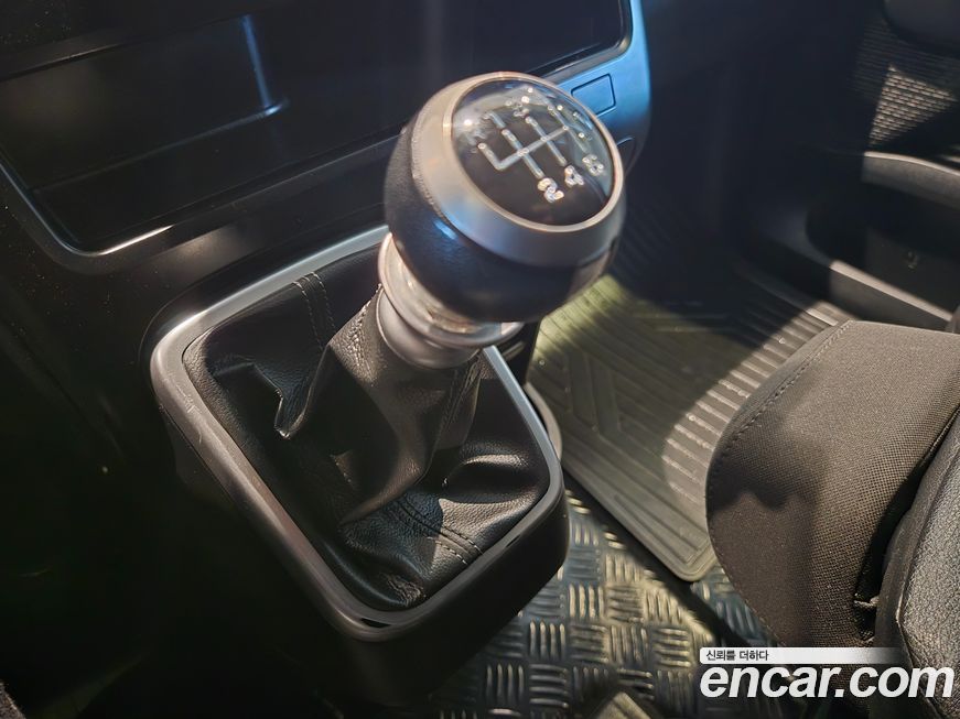 Hyundai Staria 2022