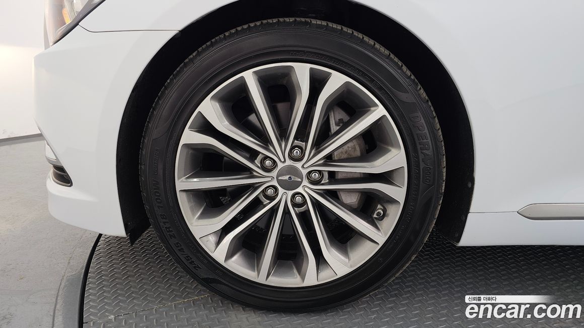 Hyundai Genesis 2015