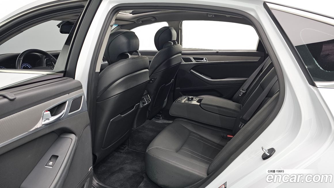 Hyundai Genesis 2015