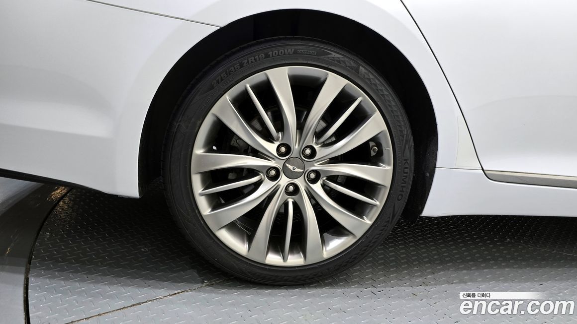 Hyundai Genesis 2016