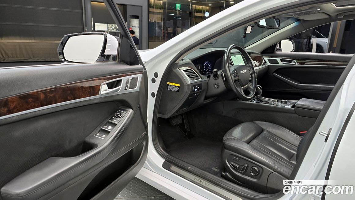 Hyundai Genesis 2016