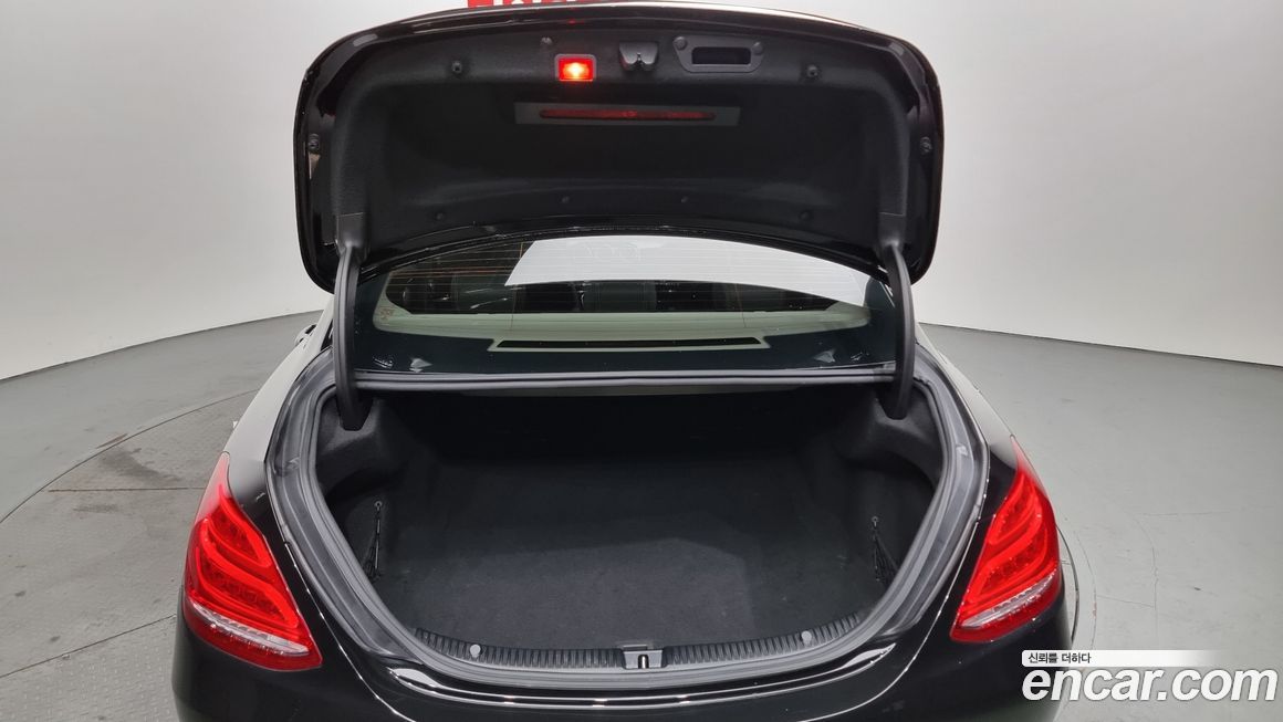 Mercedes-Benz C-Class 2018