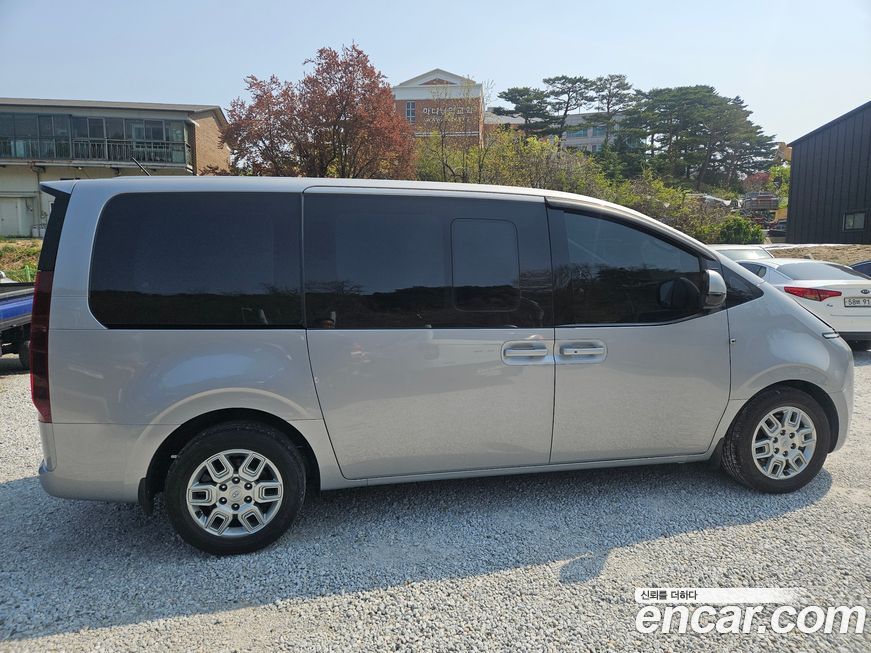 Hyundai Staria 2023