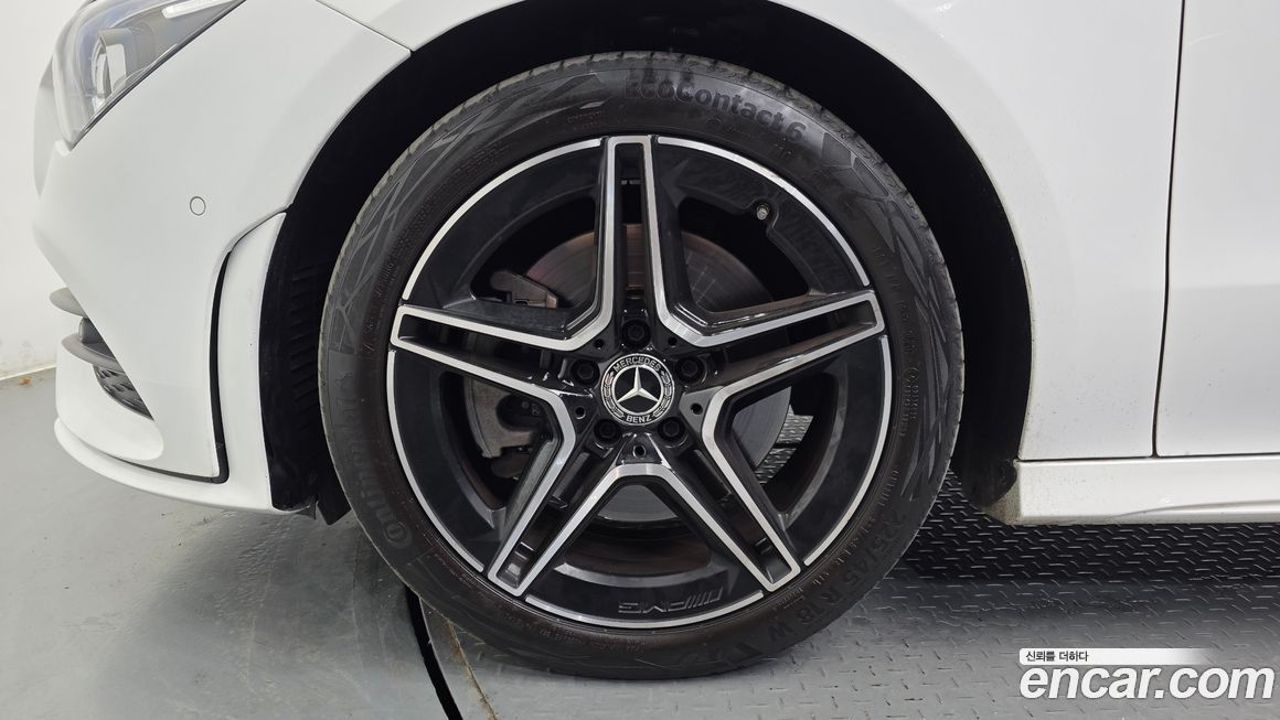 Mercedes-Benz CLA-Class 2021