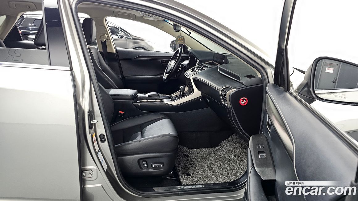 Lexus NX 2019