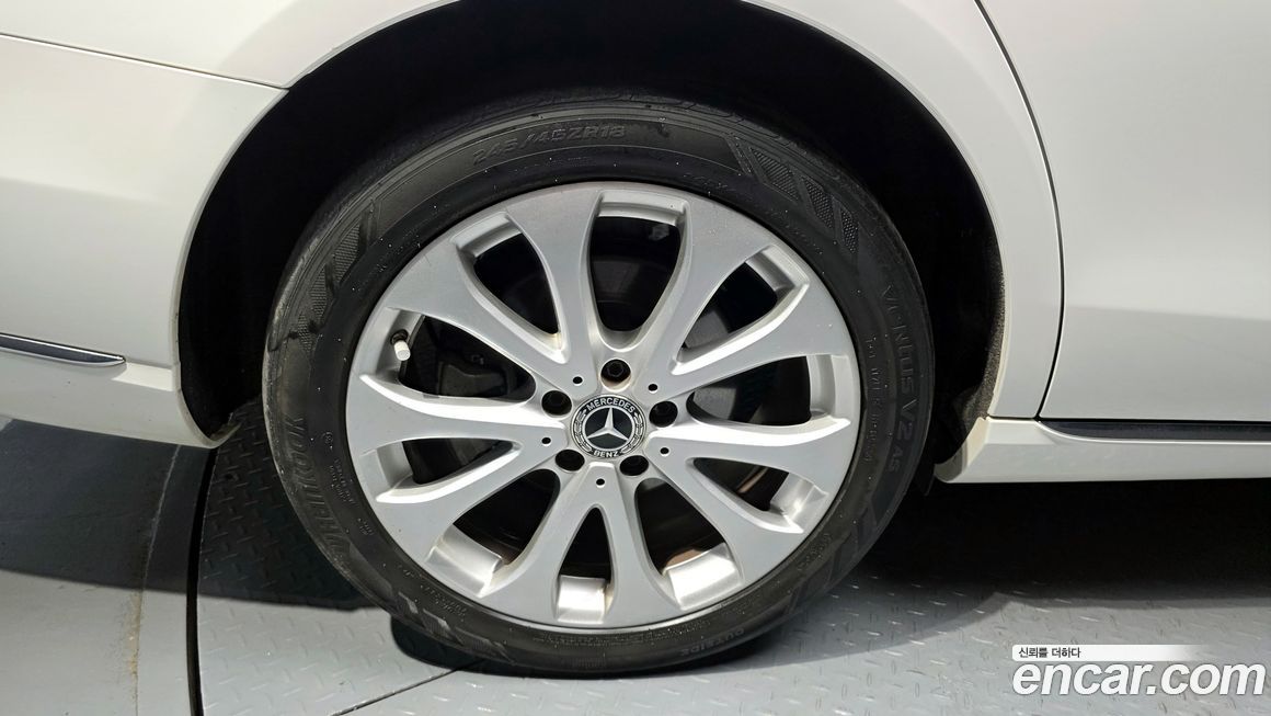 Mercedes-Benz E-Class 2019