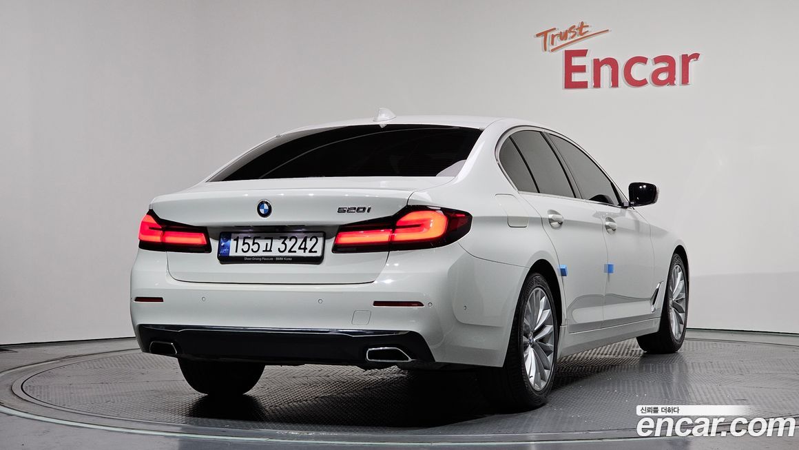 BMW 5-Series 2021