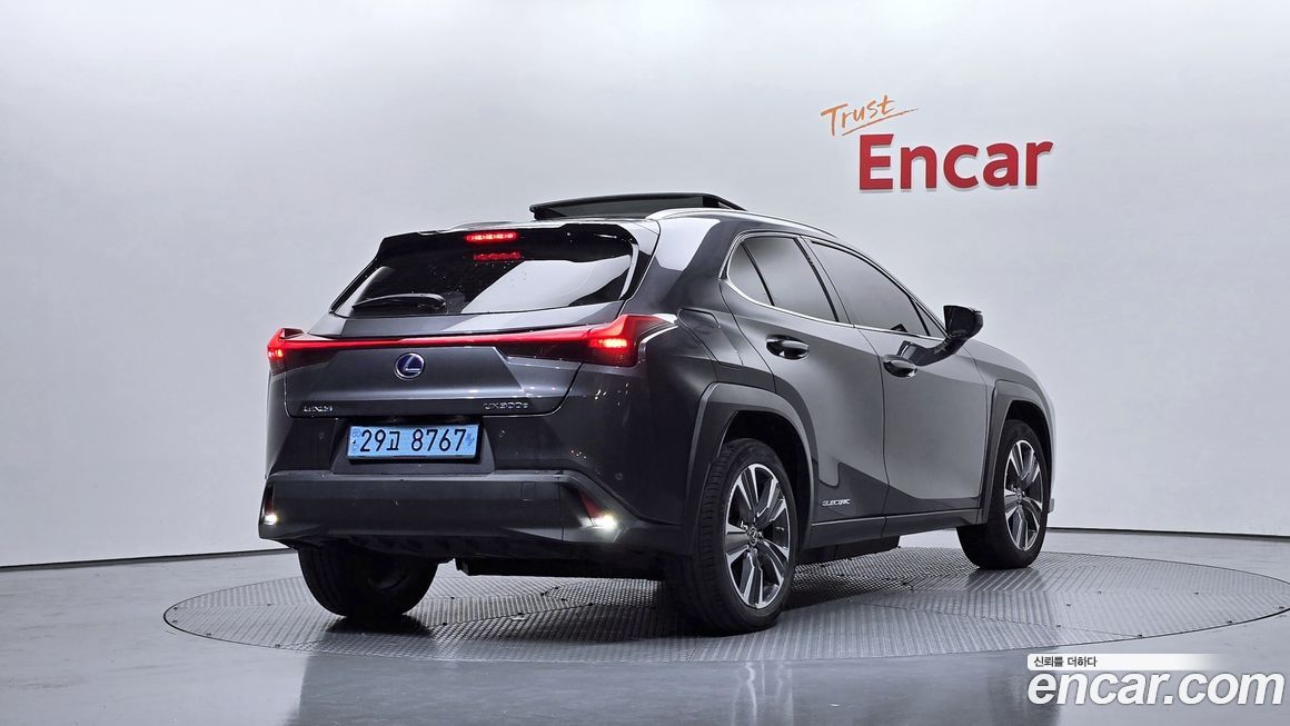 Lexus UX 2022