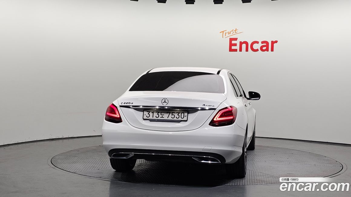 Mercedes-Benz C-Class 2021