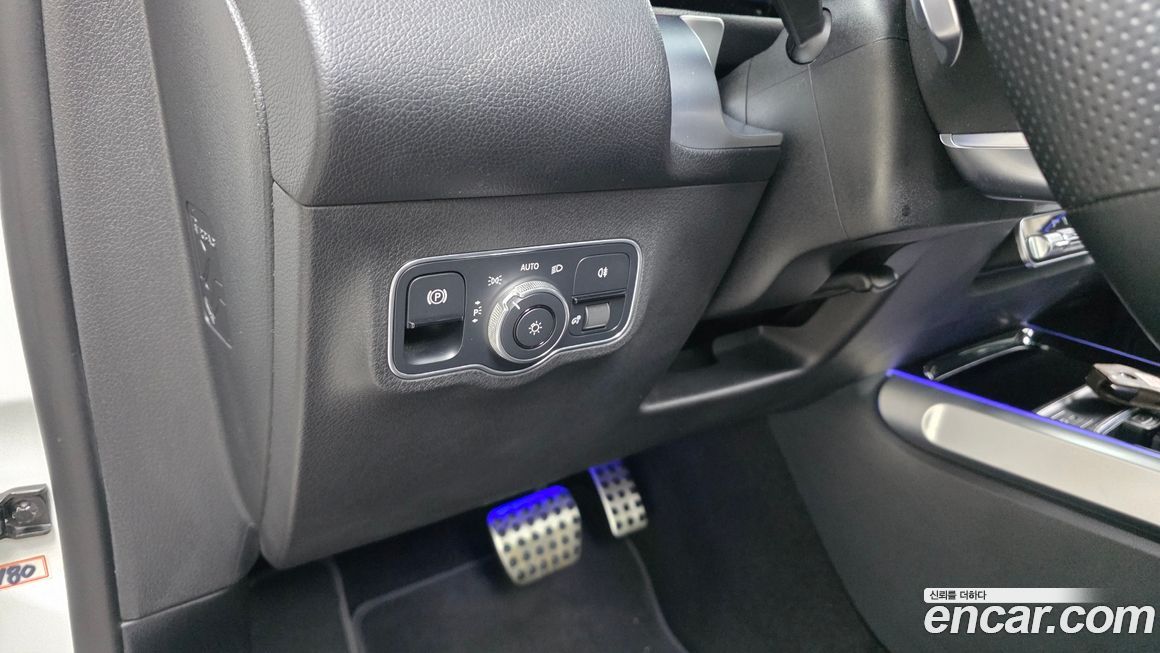 Mercedes-Benz GLB-Class 2022