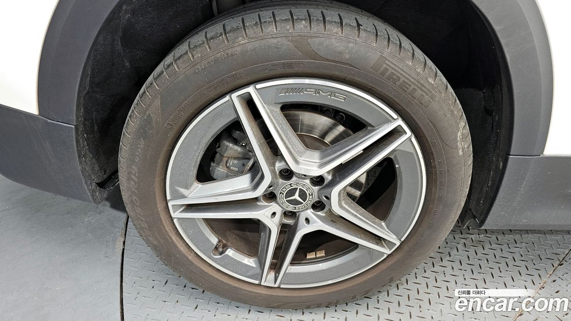 Mercedes-Benz GLB-Class 2020