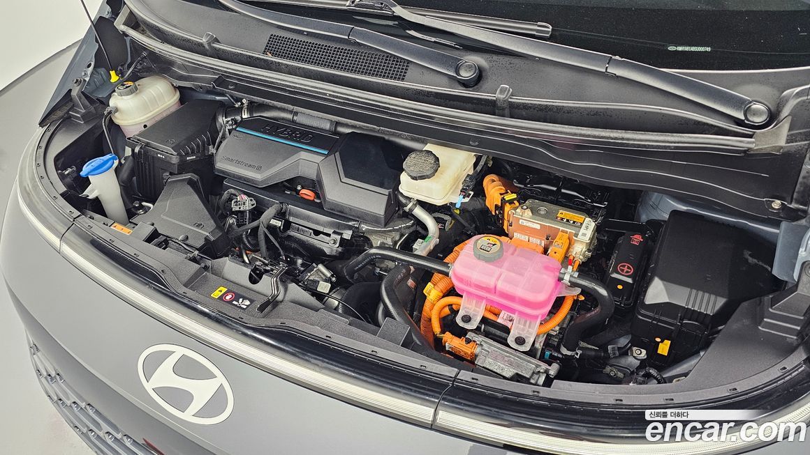 Hyundai Staria 2025