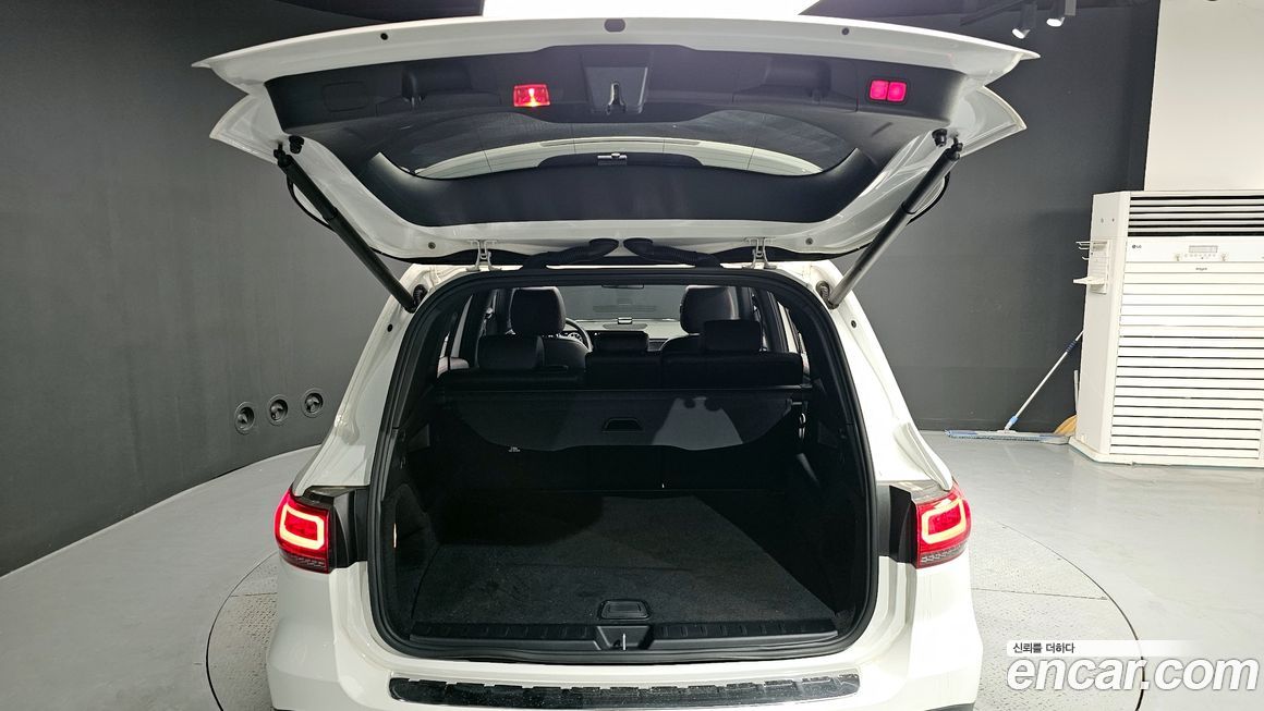 Mercedes-Benz GLB-Class 2020