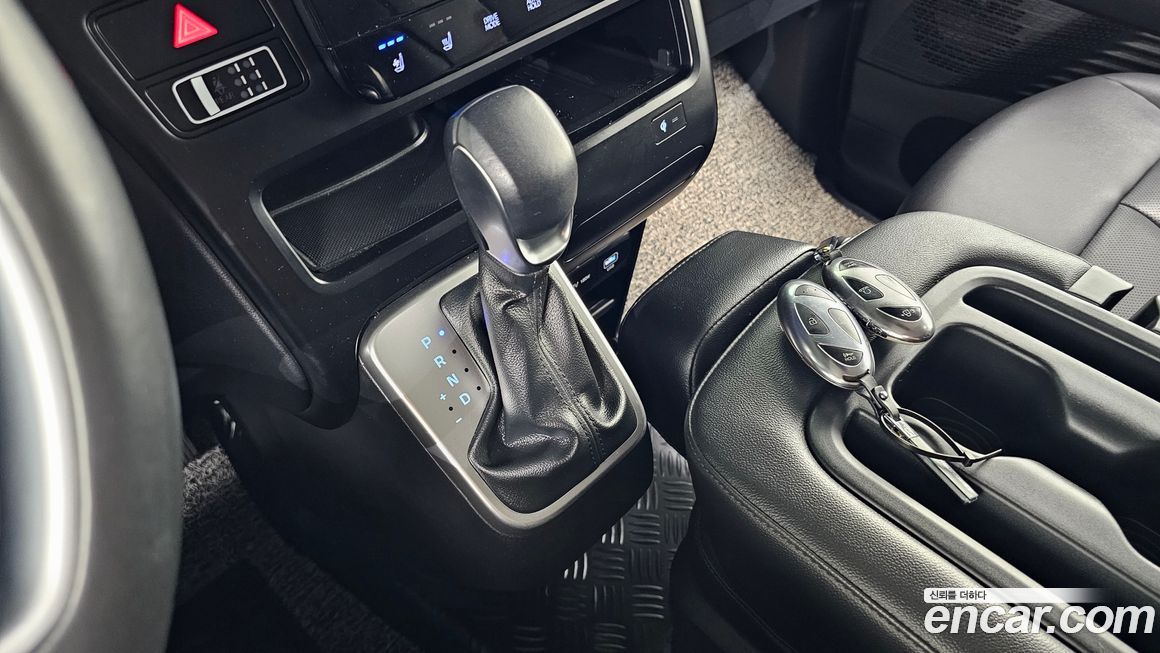 Hyundai Staria 2025