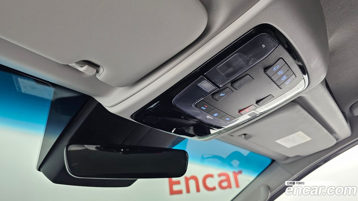 Hyundai Staria 2025