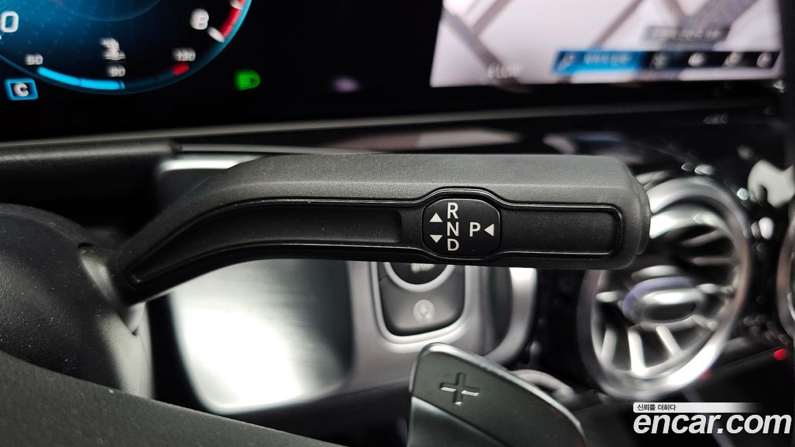 Mercedes-Benz GLB-Class 2020