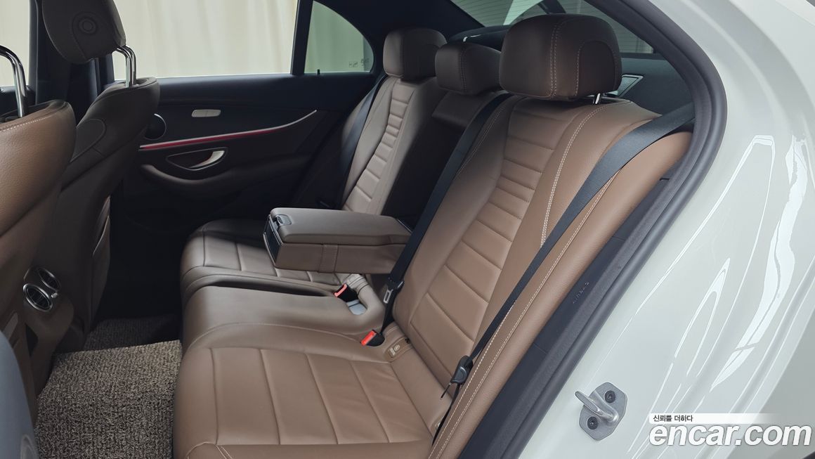 Mercedes-Benz E-Class 2023