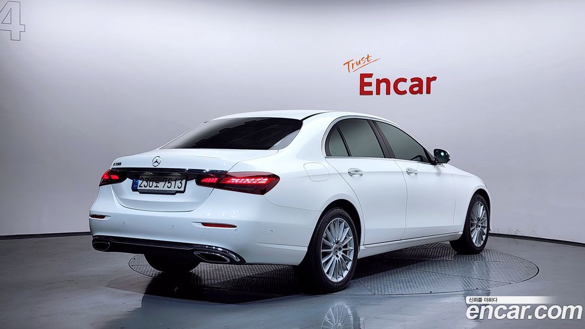 Mercedes-Benz E-Class 2022