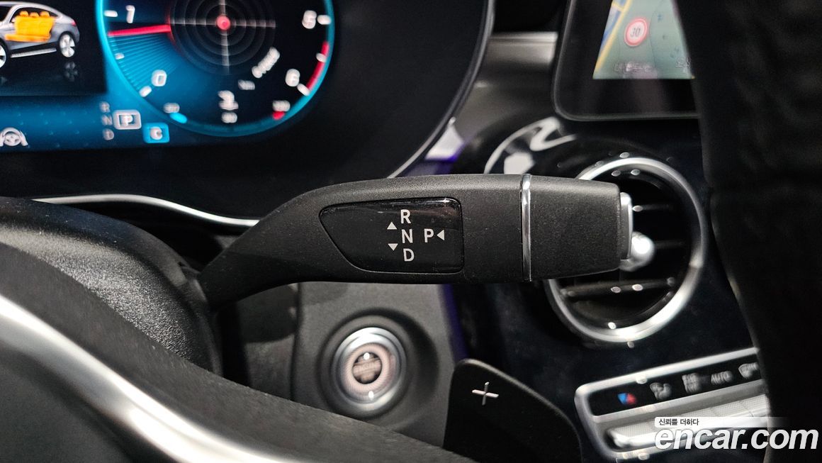 Mercedes-Benz GLC-Class 2021