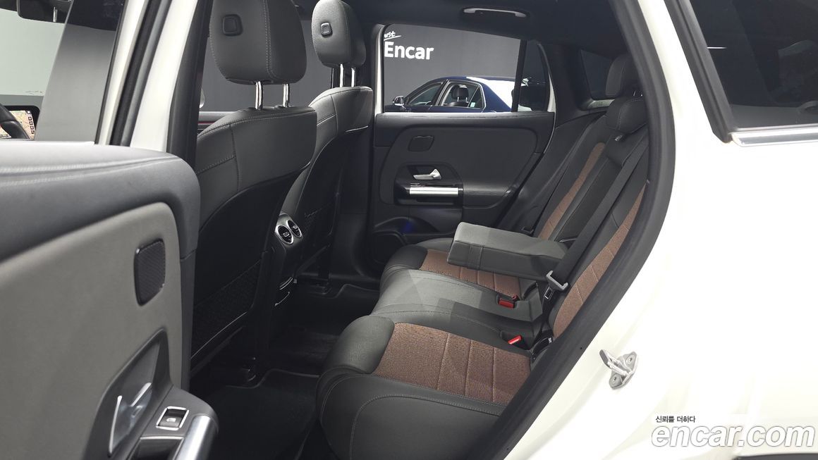 Mercedes-Benz EQA 2023