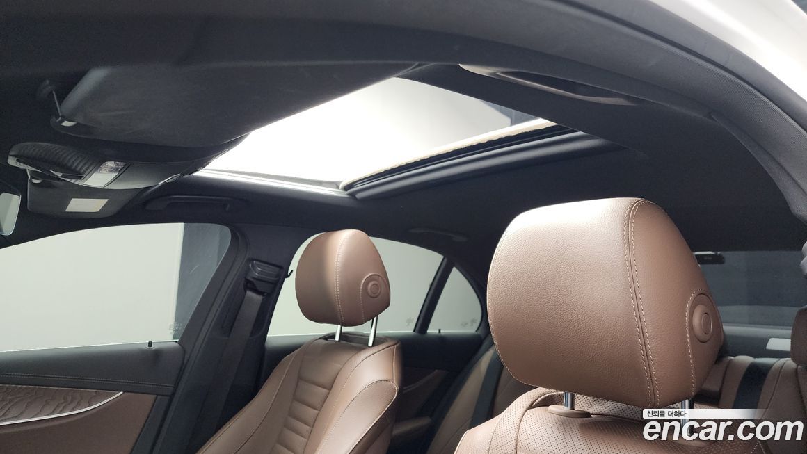 Mercedes-Benz E-Class 2022