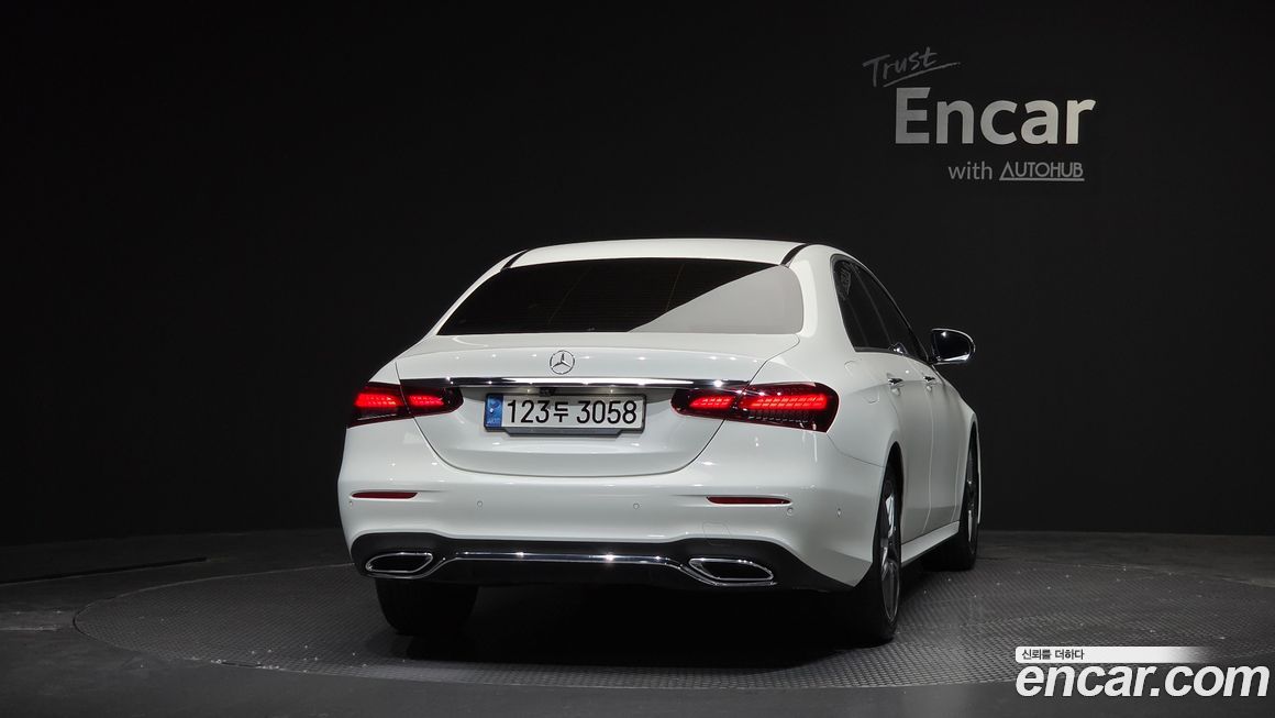 Mercedes-Benz E-Class 2023